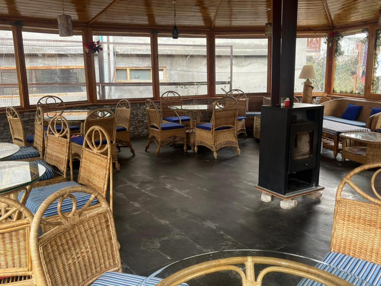 Mrikula Hotel